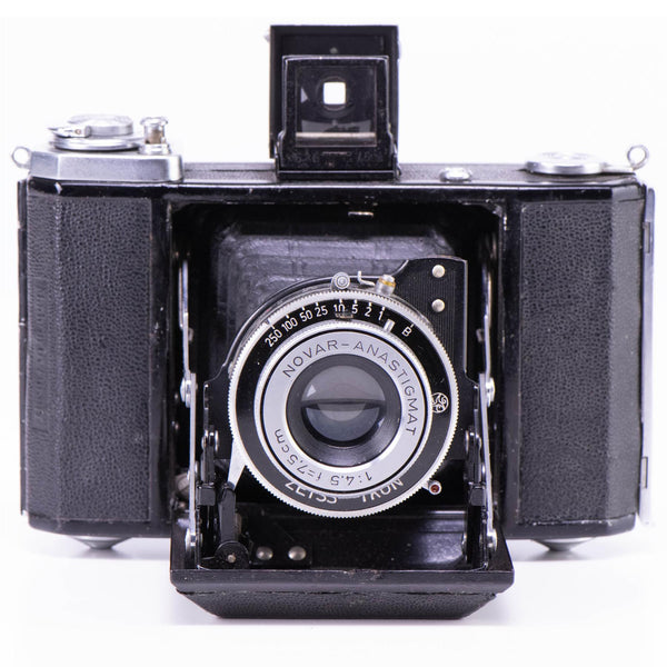 Zeiss Ikon Ikonta 521/16 Camera | 75mm f4.5 lens | Black | Germany | 1938 - 1953