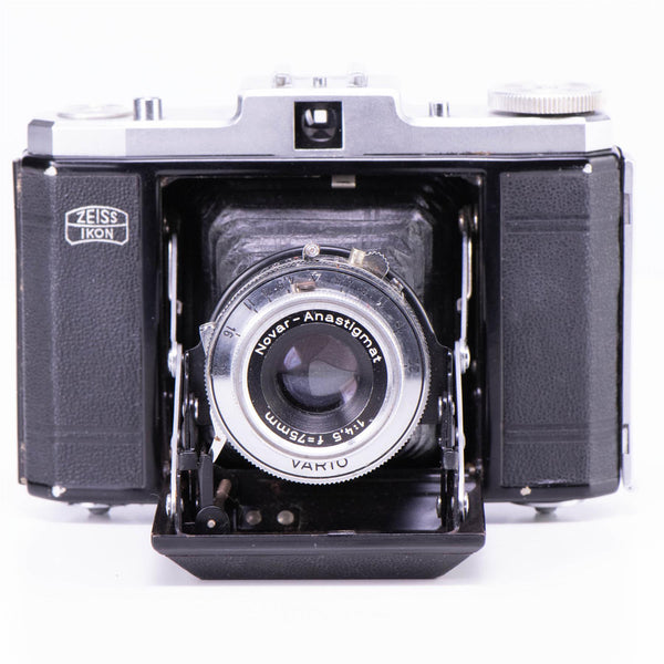 Zeiss Ikon Nettar Camera | 75mm f4.5 lens | Black | Germany | 1951 - 1957